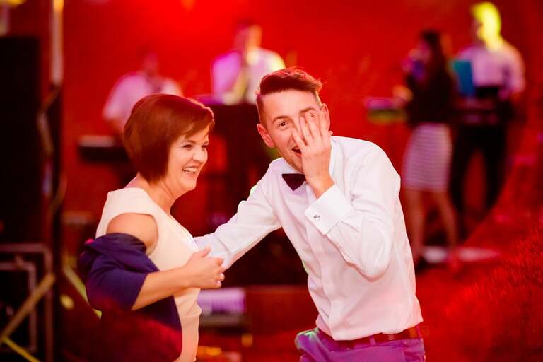 fotografia slubna malopolska, zdjecia slubne bielsko, , fotograf slubny krynica, zdjecia slubne krynica, wesele w nawojowej w grzesiu, slub w kosciele w tyliczu, slub tylicz, zdjecia slubne katowice, dwoch fotografow na slub, fotografia slubna krakow, zdjecia slubne krynica, dom weselny grzes nawojowa, sesja slubna w skamienialym miescie, plener slubny skamieniale miasto