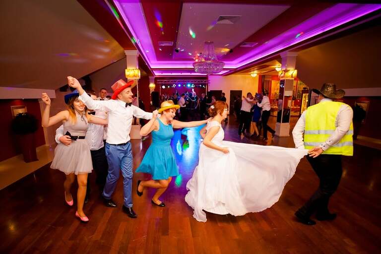 fotografia slubna malopolska, zdjecia slubne bielsko, , fotograf slubny krynica, zdjecia slubne krynica, wesele w nawojowej w grzesiu, slub w kosciele w tyliczu, slub tylicz, zdjecia slubne katowice, dwoch fotografow na slub, fotografia slubna krakow, zdjecia slubne krynica, dom weselny grzes nawojowa, sesja slubna w skamienialym miescie, plener slubny skamieniale miasto