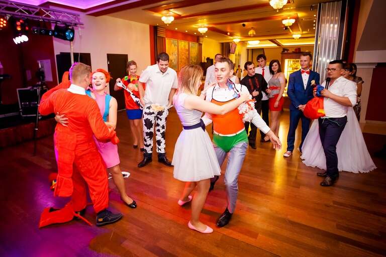 fotografia slubna malopolska, zdjecia slubne bielsko, , fotograf slubny krynica, zdjecia slubne krynica, wesele w nawojowej w grzesiu, slub w kosciele w tyliczu, slub tylicz, zdjecia slubne katowice, dwoch fotografow na slub, fotografia slubna krakow, zdjecia slubne krynica, dom weselny grzes nawojowa, sesja slubna w skamienialym miescie, plener slubny skamieniale miasto