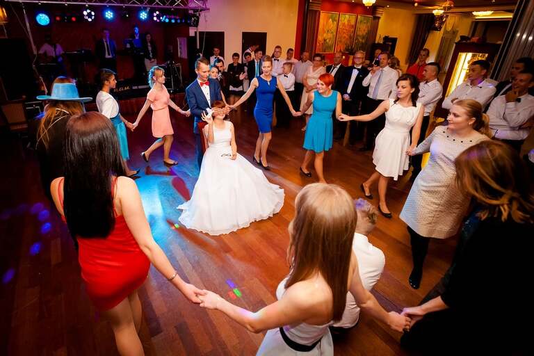 fotografia slubna malopolska, zdjecia slubne bielsko, , fotograf slubny krynica, zdjecia slubne krynica, wesele w nawojowej w grzesiu, slub w kosciele w tyliczu, slub tylicz, zdjecia slubne katowice, dwoch fotografow na slub, fotografia slubna krakow, zdjecia slubne krynica, dom weselny grzes nawojowa, sesja slubna w skamienialym miescie, plener slubny skamieniale miasto