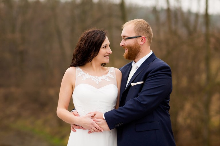 fotografia slubna malopolska, zdjecia slubne wadowice, fotograf slubny wadowice, zdjecia slubne lackorona, zdjecia slubne slask, dwoch fotografow na slub, fotografia slubna krakow, fotografia slubna lackorona, listopadowa sesja slubna, plener slubny w listopadzie, sesja slubna w lackoronie, plener slubny lanckorona, dwoch fotografow na slub