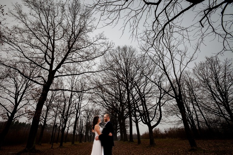 fotografia slubna malopolska, zdjecia slubne wadowice, fotograf slubny wadowice, zdjecia slubne lackorona, zdjecia slubne slask, dwoch fotografow na slub, fotografia slubna krakow, fotografia slubna lackorona, listopadowa sesja slubna, plener slubny w listopadzie, sesja slubna w lackoronie, plener slubny lanckorona, dwoch fotografow na slub