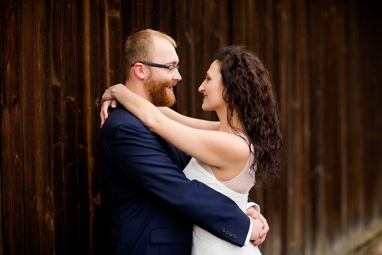 fotografia slubna malopolska, zdjecia slubne wadowice, fotograf slubny wadowice, zdjecia slubne lackorona, zdjecia slubne slask, dwoch fotografow na slub, fotografia slubna krakow, fotografia slubna lackorona, listopadowa sesja slubna, plener slubny w listopadzie, sesja slubna w lackoronie, plener slubny lanckorona, dwoch fotografow na slub