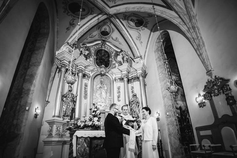 fotografia slubna, zdjecia slubne bielsko, fotograf slubny bielsko, www.magiaobrazu.com, zdjecia slubne wadowice, fotografia slubna wadowice, zdjecia slubne malopolska, magnolia budzow, fotograf wadowice, zdjecia slubne cieszyn, bazylika w wadowicach, slub w bazylice wadowice, dwoch fotografow na slub, zdjecia slubne malopolska, ogorki kapela na slub, zespol goralski na wesele,