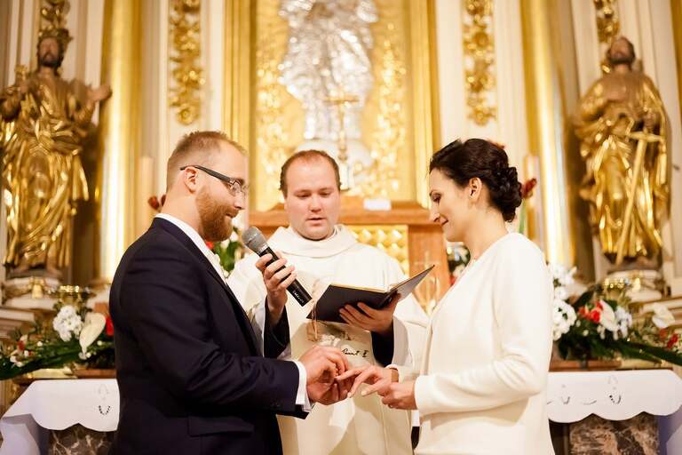 fotografia slubna, zdjecia slubne bielsko, fotograf slubny bielsko, www.magiaobrazu.com, zdjecia slubne wadowice, fotografia slubna wadowice, zdjecia slubne malopolska, magnolia budzow, fotograf wadowice, zdjecia slubne cieszyn, bazylika w wadowicach, slub w bazylice wadowice, dwoch fotografow na slub, zdjecia slubne malopolska, ogorki kapela na slub, zespol goralski na wesele,