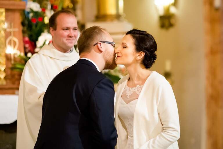 fotografia slubna, zdjecia slubne bielsko, fotograf slubny bielsko, www.magiaobrazu.com, zdjecia slubne wadowice, fotografia slubna wadowice, zdjecia slubne malopolska, magnolia budzow, fotograf wadowice, zdjecia slubne cieszyn, bazylika w wadowicach, slub w bazylice wadowice, dwoch fotografow na slub, zdjecia slubne malopolska, ogorki kapela na slub, zespol goralski na wesele,