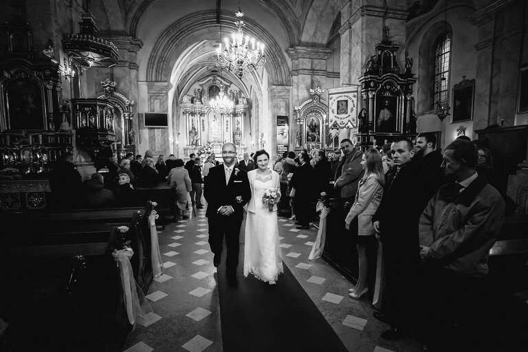 fotografia slubna, zdjecia slubne bielsko, fotograf slubny bielsko, www.magiaobrazu.com, zdjecia slubne wadowice, fotografia slubna wadowice, zdjecia slubne malopolska, magnolia budzow, fotograf wadowice, zdjecia slubne cieszyn, bazylika w wadowicach, slub w bazylice wadowice, dwoch fotografow na slub, zdjecia slubne malopolska, ogorki kapela na slub, zespol goralski na wesele,