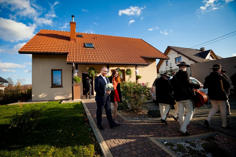 fotografia slubna, zdjecia slubne bielsko, fotograf slubny bielsko, www.magiaobrazu.com, zdjecia slubne wadowice, fotografia slubna wadowice, zdjecia slubne malopolska, magnolia budzow, fotograf wadowice, zdjecia slubne cieszyn, bazylika w wadowicach, slub w bazylice wadowice, dwoch fotografow na slub, zdjecia slubne malopolska, ogorki kapela na slub, zespol goralski na wesele,