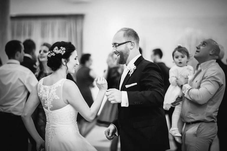 fotografia slubna, zdjecia slubne bielsko, fotograf slubny bielsko, www.magiaobrazu.com, zdjecia slubne wadowice, fotografia slubna wadowice, zdjecia slubne malopolska, magnolia budzow, fotograf wadowice, zdjecia slubne cieszyn, bazylika w wadowicach, slub w bazylice wadowice, dwoch fotografow na slub, zdjecia slubne malopolska, ogorki kapela na slub, zespol goralski na wesele,