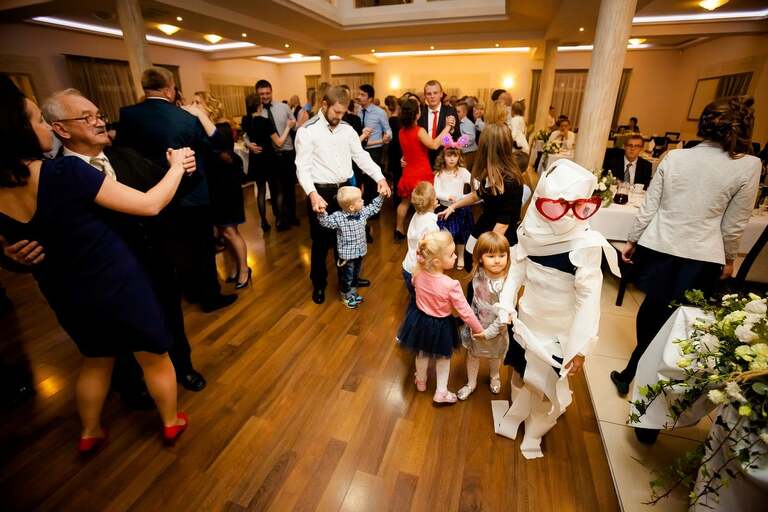 fotografia slubna, zdjecia slubne bielsko, fotograf slubny bielsko, www.magiaobrazu.com, zdjecia slubne wadowice, fotografia slubna wadowice, zdjecia slubne malopolska, magnolia budzow, fotograf wadowice, zdjecia slubne cieszyn, bazylika w wadowicach, slub w bazylice wadowice, dwoch fotografow na slub, zdjecia slubne malopolska, ogorki kapela na slub, zespol goralski na wesele,