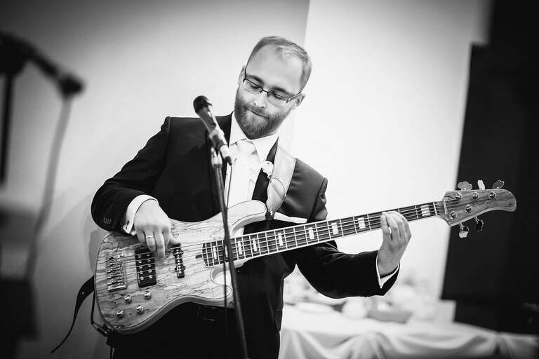 fotografia slubna, zdjecia slubne bielsko, fotograf slubny bielsko, www.magiaobrazu.com, zdjecia slubne wadowice, fotografia slubna wadowice, zdjecia slubne malopolska, magnolia budzow, fotograf wadowice, zdjecia slubne cieszyn, bazylika w wadowicach, slub w bazylice wadowice, dwoch fotografow na slub, zdjecia slubne malopolska, ogorki kapela na slub, zespol goralski na wesele,