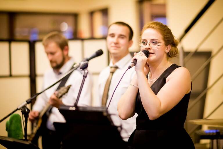 fotografia slubna, zdjecia slubne bielsko, fotograf slubny bielsko, www.magiaobrazu.com, zdjecia slubne wadowice, fotografia slubna wadowice, zdjecia slubne malopolska, magnolia budzow, fotograf wadowice, zdjecia slubne cieszyn, bazylika w wadowicach, slub w bazylice wadowice, dwoch fotografow na slub, zdjecia slubne malopolska, ogorki kapela na slub, zespol goralski na wesele,