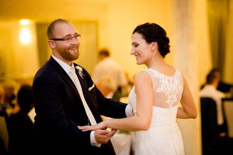 fotografia slubna, zdjecia slubne bielsko, fotograf slubny bielsko, www.magiaobrazu.com, zdjecia slubne wadowice, fotografia slubna wadowice, zdjecia slubne malopolska, magnolia budzow, fotograf wadowice, zdjecia slubne cieszyn, bazylika w wadowicach, slub w bazylice wadowice, dwoch fotografow na slub, zdjecia slubne malopolska, ogorki kapela na slub, zespol goralski na wesele,