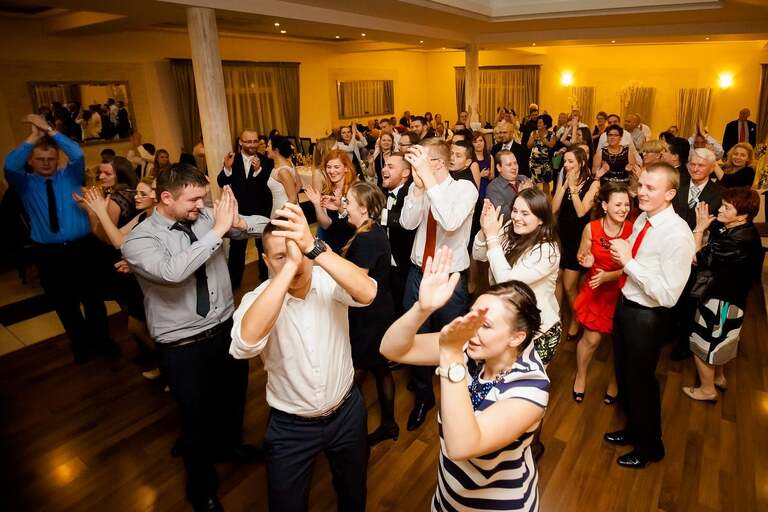 fotografia slubna, zdjecia slubne bielsko, fotograf slubny bielsko, www.magiaobrazu.com, zdjecia slubne wadowice, fotografia slubna wadowice, zdjecia slubne malopolska, magnolia budzow, fotograf wadowice, zdjecia slubne cieszyn, bazylika w wadowicach, slub w bazylice wadowice, dwoch fotografow na slub, zdjecia slubne malopolska, ogorki kapela na slub, zespol goralski na wesele,