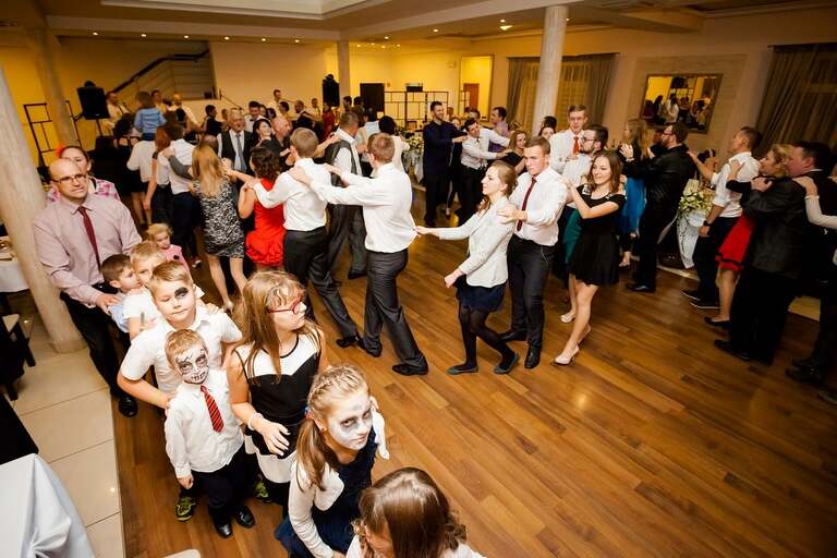 fotografia slubna, zdjecia slubne bielsko, fotograf slubny bielsko, www.magiaobrazu.com, zdjecia slubne wadowice, fotografia slubna wadowice, zdjecia slubne malopolska, magnolia budzow, fotograf wadowice, zdjecia slubne cieszyn, bazylika w wadowicach, slub w bazylice wadowice, dwoch fotografow na slub, zdjecia slubne malopolska, ogorki kapela na slub, zespol goralski na wesele,