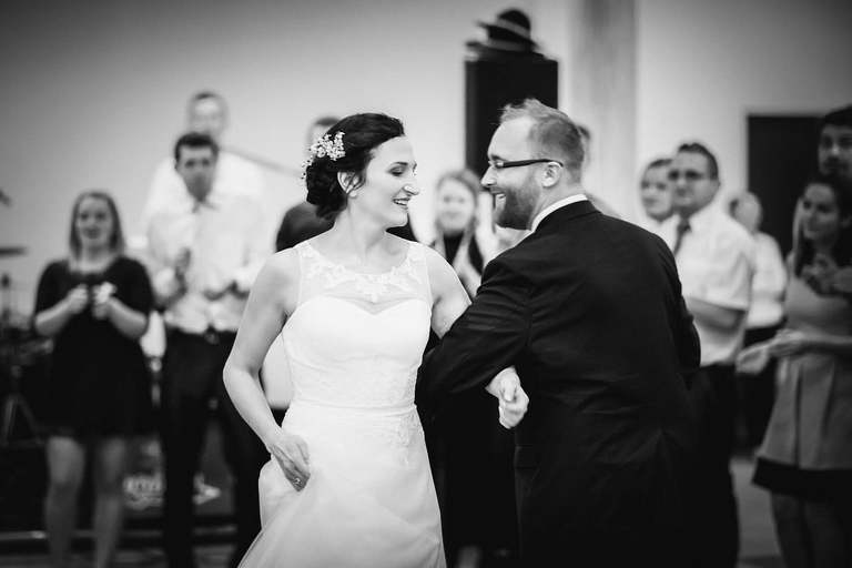 fotografia slubna, zdjecia slubne bielsko, fotograf slubny bielsko, www.magiaobrazu.com, zdjecia slubne wadowice, fotografia slubna wadowice, zdjecia slubne malopolska, magnolia budzow, fotograf wadowice, zdjecia slubne cieszyn, bazylika w wadowicach, slub w bazylice wadowice, dwoch fotografow na slub, zdjecia slubne malopolska, ogorki kapela na slub, zespol goralski na wesele,