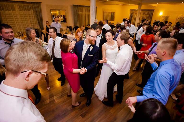 fotografia slubna, zdjecia slubne bielsko, fotograf slubny bielsko, www.magiaobrazu.com, zdjecia slubne wadowice, fotografia slubna wadowice, zdjecia slubne malopolska, magnolia budzow, fotograf wadowice, zdjecia slubne cieszyn, bazylika w wadowicach, slub w bazylice wadowice, dwoch fotografow na slub, zdjecia slubne malopolska, ogorki kapela na slub, zespol goralski na wesele,