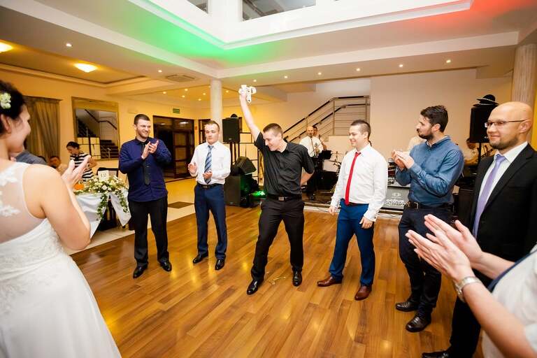 fotografia slubna, zdjecia slubne bielsko, fotograf slubny bielsko, www.magiaobrazu.com, zdjecia slubne wadowice, fotografia slubna wadowice, zdjecia slubne malopolska, magnolia budzow, fotograf wadowice, zdjecia slubne cieszyn, bazylika w wadowicach, slub w bazylice wadowice, dwoch fotografow na slub, zdjecia slubne malopolska, ogorki kapela na slub, zespol goralski na wesele,