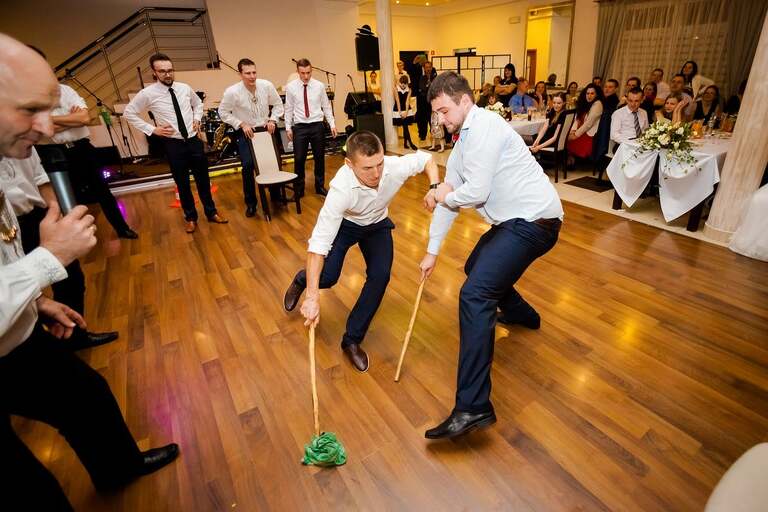 fotografia slubna, zdjecia slubne bielsko, fotograf slubny bielsko, www.magiaobrazu.com, zdjecia slubne wadowice, fotografia slubna wadowice, zdjecia slubne malopolska, magnolia budzow, fotograf wadowice, zdjecia slubne cieszyn, bazylika w wadowicach, slub w bazylice wadowice, dwoch fotografow na slub, zdjecia slubne malopolska, ogorki kapela na slub, zespol goralski na wesele,