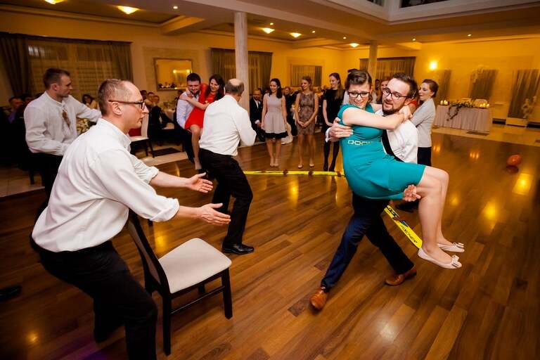 fotografia slubna, zdjecia slubne bielsko, fotograf slubny bielsko, www.magiaobrazu.com, zdjecia slubne wadowice, fotografia slubna wadowice, zdjecia slubne malopolska, magnolia budzow, fotograf wadowice, zdjecia slubne cieszyn, bazylika w wadowicach, slub w bazylice wadowice, dwoch fotografow na slub, zdjecia slubne malopolska, ogorki kapela na slub, zespol goralski na wesele,