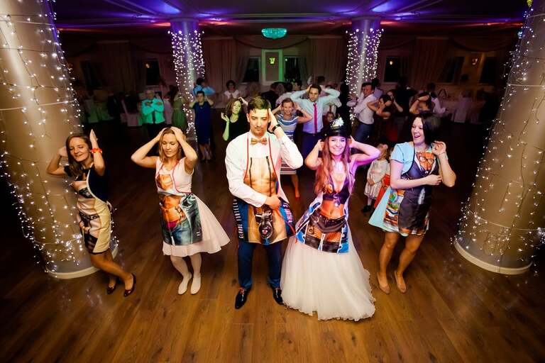 fotograf slubny slask, dwoje fotografow na slub, fotografowie slubni slask, fotograf slubny bielsko, hotel na bloniach bielsko, wesele w hotelu na bloniach, zdjecia slubne cieszyn, slub w kosciele w mikuszowicach, listopadowy slub, fotografia slubna, reportaz slubny, www.magiaobrazu.com, zdjecia slubne, fotoreportaz slubny, fotografcieszyn, zdjecia slubne bielsko,