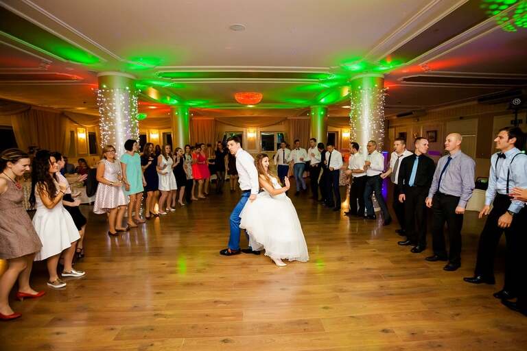 fotograf slubny slask, dwoje fotografow na slub, fotografowie slubni slask, fotograf slubny bielsko, hotel na bloniach bielsko, wesele w hotelu na bloniach, zdjecia slubne cieszyn, slub w kosciele w mikuszowicach, listopadowy slub, fotografia slubna, reportaz slubny, www.magiaobrazu.com, zdjecia slubne, fotoreportaz slubny, fotografcieszyn, zdjecia slubne bielsko,