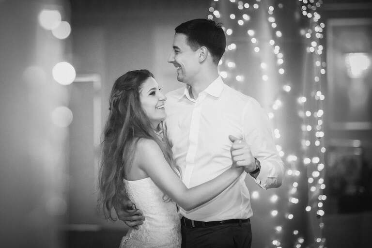 fotograf slubny slask, dwoje fotografow na slub, fotografowie slubni slask, fotograf slubny bielsko, hotel na bloniach bielsko, wesele w hotelu na bloniach, zdjecia slubne cieszyn, slub w kosciele w mikuszowicach, listopadowy slub, fotografia slubna, reportaz slubny, www.magiaobrazu.com, zdjecia slubne, fotoreportaz slubny, fotografcieszyn, zdjecia slubne bielsko,