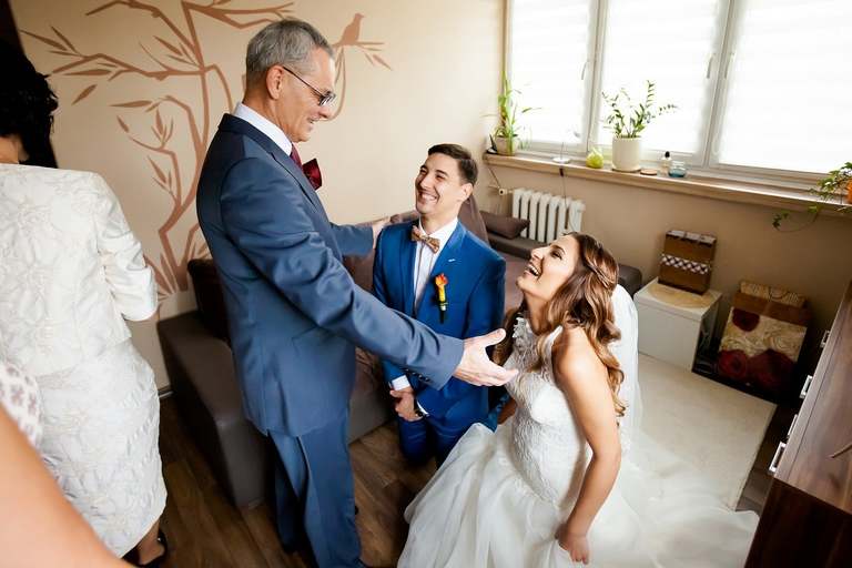 fotograf slubny slask, dwoje fotografow na slub, fotografowie slubni slask, fotograf slubny bielsko, hotel na bloniach bielsko, wesele w hotelu na bloniach, zdjecia slubne cieszyn, slub w kosciele w mikuszowicach, listopadowy slub, fotografia slubna, reportaz slubny, www.magiaobrazu.com, zdjecia slubne, fotoreportaz slubny, fotografcieszyn, zdjecia slubne bielsko,