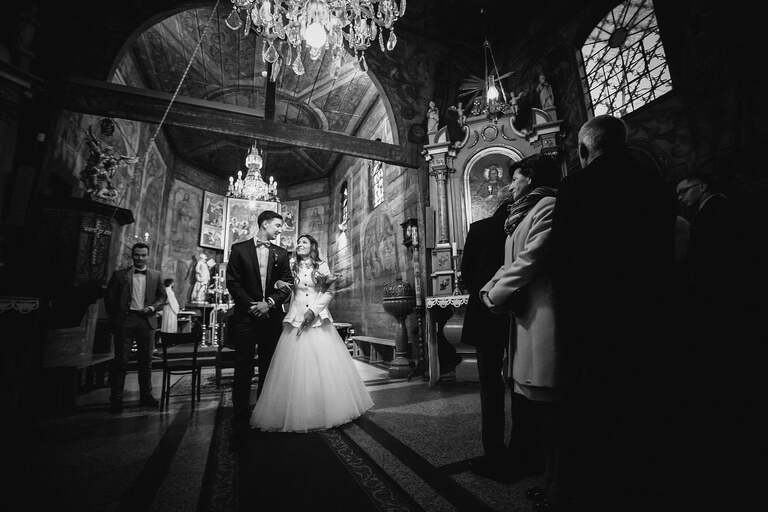 fotograf slubny slask, dwoje fotografow na slub, fotografowie slubni slask, fotograf slubny bielsko, hotel na bloniach bielsko, wesele w hotelu na bloniach, zdjecia slubne cieszyn, slub w kosciele w mikuszowicach, listopadowy slub, fotografia slubna, reportaz slubny, www.magiaobrazu.com, zdjecia slubne, fotoreportaz slubny, fotografcieszyn, zdjecia slubne bielsko,