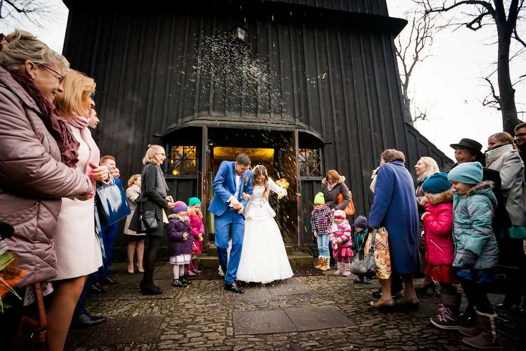 fotograf slubny slask, dwoje fotografow na slub, fotografowie slubni slask, fotograf slubny bielsko, hotel na bloniach bielsko, wesele w hotelu na bloniach, zdjecia slubne cieszyn, slub w kosciele w mikuszowicach, listopadowy slub, fotografia slubna, reportaz slubny, www.magiaobrazu.com, zdjecia slubne, fotoreportaz slubny, fotografcieszyn, zdjecia slubne bielsko,