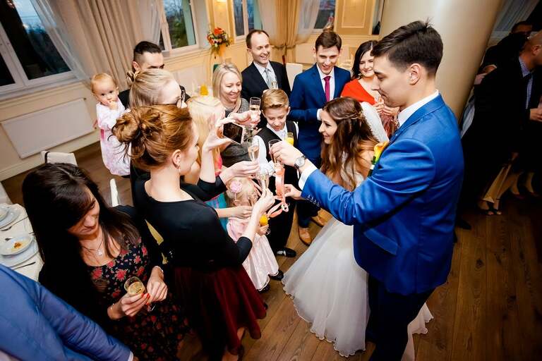 fotograf slubny slask, dwoje fotografow na slub, fotografowie slubni slask, fotograf slubny bielsko, hotel na bloniach bielsko, wesele w hotelu na bloniach, zdjecia slubne cieszyn, slub w kosciele w mikuszowicach, listopadowy slub, fotografia slubna, reportaz slubny, www.magiaobrazu.com, zdjecia slubne, fotoreportaz slubny, fotografcieszyn, zdjecia slubne bielsko,