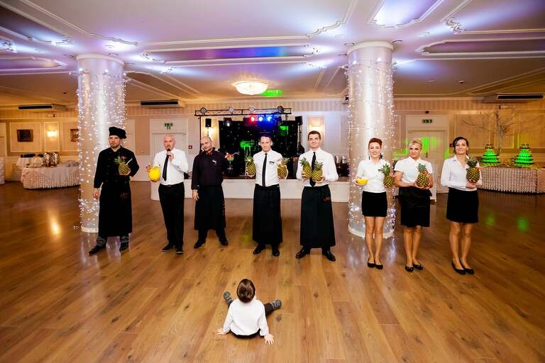 fotograf slubny slask, dwoje fotografow na slub, fotografowie slubni slask, fotograf slubny bielsko, hotel na bloniach bielsko, wesele w hotelu na bloniach, zdjecia slubne cieszyn, slub w kosciele w mikuszowicach, listopadowy slub, fotografia slubna, reportaz slubny, www.magiaobrazu.com, zdjecia slubne, fotoreportaz slubny, fotografcieszyn, zdjecia slubne bielsko,