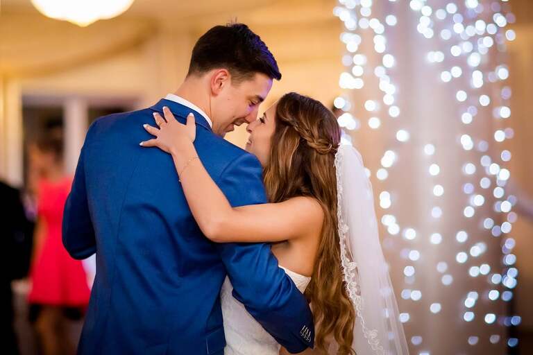 fotograf slubny slask, dwoje fotografow na slub, fotografowie slubni slask, fotograf slubny bielsko, hotel na bloniach bielsko, wesele w hotelu na bloniach, zdjecia slubne cieszyn, slub w kosciele w mikuszowicach, listopadowy slub, fotografia slubna, reportaz slubny, www.magiaobrazu.com, zdjecia slubne, fotoreportaz slubny, fotografcieszyn, zdjecia slubne bielsko,