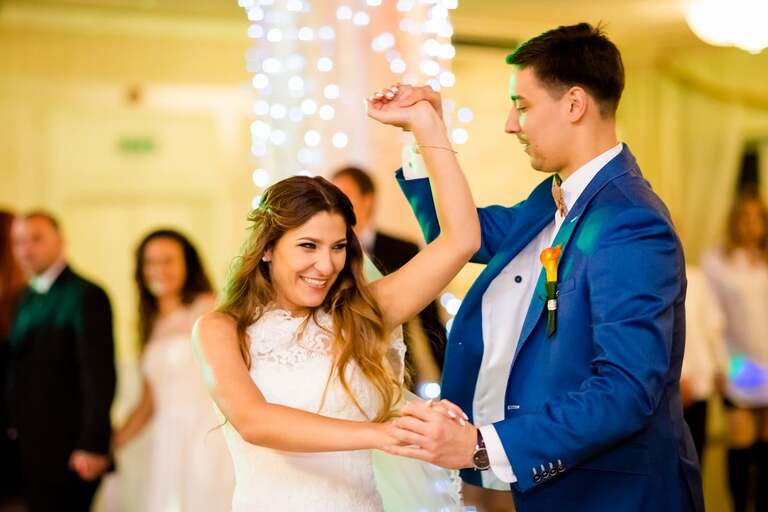 fotograf slubny slask, dwoje fotografow na slub, fotografowie slubni slask, fotograf slubny bielsko, hotel na bloniach bielsko, wesele w hotelu na bloniach, zdjecia slubne cieszyn, slub w kosciele w mikuszowicach, listopadowy slub, fotografia slubna, reportaz slubny, www.magiaobrazu.com, zdjecia slubne, fotoreportaz slubny, fotografcieszyn, zdjecia slubne bielsko,