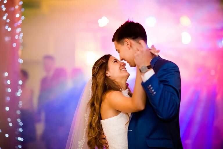 fotograf slubny slask, dwoje fotografow na slub, fotografowie slubni slask, fotograf slubny bielsko, hotel na bloniach bielsko, wesele w hotelu na bloniach, zdjecia slubne cieszyn, slub w kosciele w mikuszowicach, listopadowy slub, fotografia slubna, reportaz slubny, www.magiaobrazu.com, zdjecia slubne, fotoreportaz slubny, fotografcieszyn, zdjecia slubne bielsko,