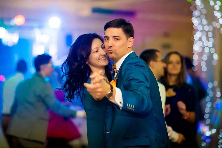 fotograf slubny slask, dwoje fotografow na slub, fotografowie slubni slask, fotograf slubny bielsko, hotel na bloniach bielsko, wesele w hotelu na bloniach, zdjecia slubne cieszyn, slub w kosciele w mikuszowicach, listopadowy slub, fotografia slubna, reportaz slubny, www.magiaobrazu.com, zdjecia slubne, fotoreportaz slubny, fotografcieszyn, zdjecia slubne bielsko,