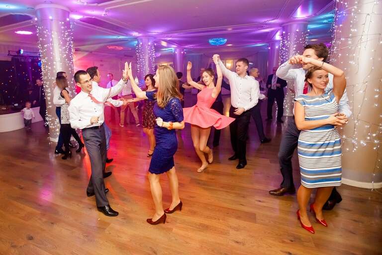 fotograf slubny slask, dwoje fotografow na slub, fotografowie slubni slask, fotograf slubny bielsko, hotel na bloniach bielsko, wesele w hotelu na bloniach, zdjecia slubne cieszyn, slub w kosciele w mikuszowicach, listopadowy slub, fotografia slubna, reportaz slubny, www.magiaobrazu.com, zdjecia slubne, fotoreportaz slubny, fotografcieszyn, zdjecia slubne bielsko,