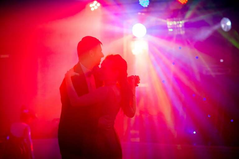 fotograf slubny slask, dwoje fotografow na slub, fotografowie slubni slask, fotograf slubny bielsko, hotel na bloniach bielsko, wesele w hotelu na bloniach, zdjecia slubne cieszyn, slub w kosciele w mikuszowicach, listopadowy slub, fotografia slubna, reportaz slubny, www.magiaobrazu.com, zdjecia slubne, fotoreportaz slubny, fotografcieszyn, zdjecia slubne bielsko,