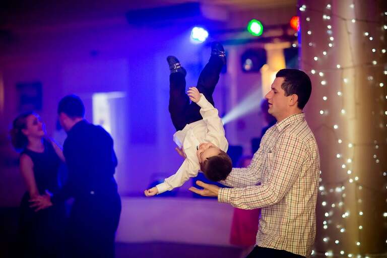 fotograf slubny slask, dwoje fotografow na slub, fotografowie slubni slask, fotograf slubny bielsko, hotel na bloniach bielsko, wesele w hotelu na bloniach, zdjecia slubne cieszyn, slub w kosciele w mikuszowicach, listopadowy slub, fotografia slubna, reportaz slubny, www.magiaobrazu.com, zdjecia slubne, fotoreportaz slubny, fotografcieszyn, zdjecia slubne bielsko,