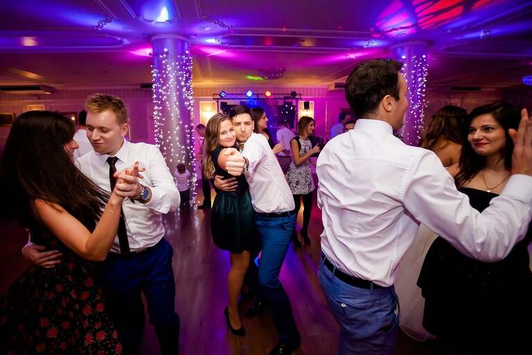 fotograf slubny slask, dwoje fotografow na slub, fotografowie slubni slask, fotograf slubny bielsko, hotel na bloniach bielsko, wesele w hotelu na bloniach, zdjecia slubne cieszyn, slub w kosciele w mikuszowicach, listopadowy slub, fotografia slubna, reportaz slubny, www.magiaobrazu.com, zdjecia slubne, fotoreportaz slubny, fotografcieszyn, zdjecia slubne bielsko,