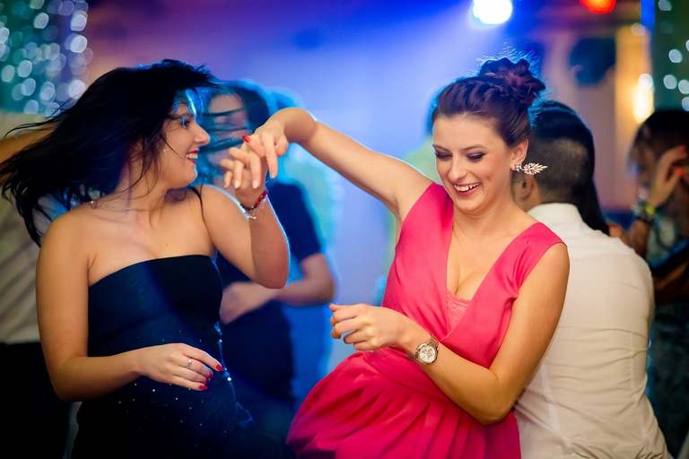 fotograf slubny slask, dwoje fotografow na slub, fotografowie slubni slask, fotograf slubny bielsko, hotel na bloniach bielsko, wesele w hotelu na bloniach, zdjecia slubne cieszyn, slub w kosciele w mikuszowicach, listopadowy slub, fotografia slubna, reportaz slubny, www.magiaobrazu.com, zdjecia slubne, fotoreportaz slubny, fotografcieszyn, zdjecia slubne bielsko,