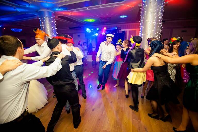 fotograf slubny slask, dwoje fotografow na slub, fotografowie slubni slask, fotograf slubny bielsko, hotel na bloniach bielsko, wesele w hotelu na bloniach, zdjecia slubne cieszyn, slub w kosciele w mikuszowicach, listopadowy slub, fotografia slubna, reportaz slubny, www.magiaobrazu.com, zdjecia slubne, fotoreportaz slubny, fotografcieszyn, zdjecia slubne bielsko,