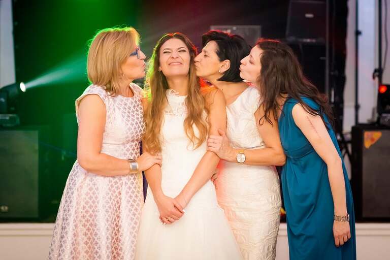 fotograf slubny slask, dwoje fotografow na slub, fotografowie slubni slask, fotograf slubny bielsko, hotel na bloniach bielsko, wesele w hotelu na bloniach, zdjecia slubne cieszyn, slub w kosciele w mikuszowicach, listopadowy slub, fotografia slubna, reportaz slubny, www.magiaobrazu.com, zdjecia slubne, fotoreportaz slubny, fotografcieszyn, zdjecia slubne bielsko,