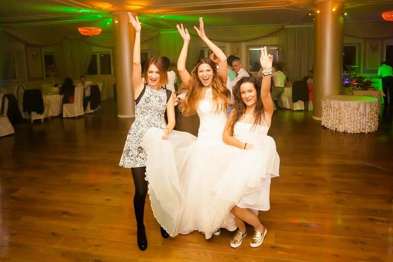 fotograf slubny slask, dwoje fotografow na slub, fotografowie slubni slask, fotograf slubny bielsko, hotel na bloniach bielsko, wesele w hotelu na bloniach, zdjecia slubne cieszyn, slub w kosciele w mikuszowicach, listopadowy slub, fotografia slubna, reportaz slubny, www.magiaobrazu.com, zdjecia slubne, fotoreportaz slubny, fotografcieszyn, zdjecia slubne bielsko,