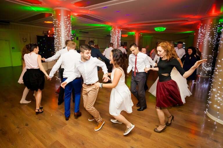 fotograf slubny slask, dwoje fotografow na slub, fotografowie slubni slask, fotograf slubny bielsko, hotel na bloniach bielsko, wesele w hotelu na bloniach, zdjecia slubne cieszyn, slub w kosciele w mikuszowicach, listopadowy slub, fotografia slubna, reportaz slubny, www.magiaobrazu.com, zdjecia slubne, fotoreportaz slubny, fotografcieszyn, zdjecia slubne bielsko,