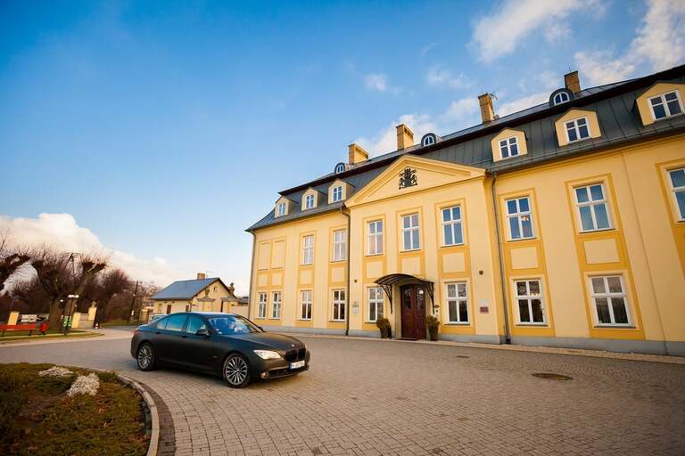 sesja w palacu kotulinskich, fotografia slubna slask, zdjecia slubne bielsko, fotograf slubny bielsko, zdjecia slubne slask, fotografia slubna cieszyn, zdjecia slubne zywiec, dwoch fotografow na slub, fotograf slubny slask, zdjecia slubne katowice, dwoch fotografow na slub, fotografia slubna krakow, palac kotulinskich czechowice