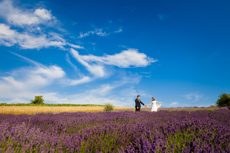 wiosenna sesja slubna, wiosenny plener slubny, sesja slubna w lawendzie, plener slubny na polu lawendy, sesja slubna w zbozu, plener slubny zboze, fotografia slubna krakow, zdjecia slubne krakow, plener slubny w lesie, www.magiaobrazu.com, fotografia slubna, romantyczna sesja slubna, fotografia ślubna, piekny plener slubny, piekna sesja slubna, fotograf ślubny Kraków, fotografowie ślubni, fotograf slask,dwóch fotografów na ślub, Anna i Jacek Bieniek, zdjęcia ślubne śląsk,
