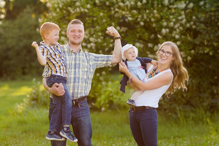 lifestylowa sesja rodzinna pszczyna, lifestylowe sesje rodzinne pszczyna, sesje dzieciece pszczyna, zdjecia dzieciece pszczyna, fotografia noworodkowa pszczyna, sesja rodzinna bielsko, fotografia rodzinna slask, zdjecia portretowe pszczyna, sesja portretowa bielsko, zdjecia w plenerze bielsko, rodzina w plenerze slask, fotografia dziecieca bielsko, zdjecia dzieci bielsko, fotografia rodzinna bielsko-biala, fotografia rodzinna slask, zdjecia ludzi slask, zdjecia dla rodzin, fotograf fotograf rodzinny slask, , fotograf czechowice, fotografia bielsko, zdjecia slask, www.magiaobrazu.com,