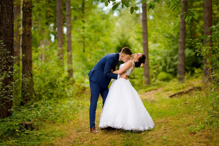 zdjecia slubne zywiec, romantyczny plener slubny, plener slubny beskidy, zdjecia slubne w gorach, plener slubny w gorach, sesja slubna w gorach, sesja slubna w beskidach, plener slubny beskidy, sesja slubna beskidy, fotograf slubny slask, fotografia slubna zywiec, fotograf slubny bielsko, sesja slubna nad jeziorem slask, fotografia slubna slask, zdjecia slubne slask, fotografia slubna katowice, zdjecia slubne katowice, romantyczna sesja slubna slask, zdjecia slubne bielsko, fotografia slubna bielsko, oryginalny plener slubny, oryginalna sesja slubna, www.magiaobrazu.com, Anna i Jacek Bieniek,