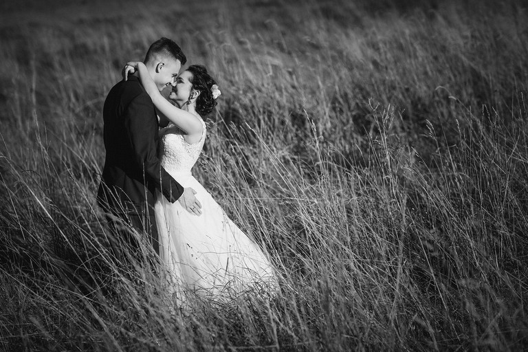 zdjecia slubne zywiec, romantyczny plener slubny, plener slubny beskidy, zdjecia slubne w gorach, plener slubny w gorach, sesja slubna w gorach, sesja slubna w beskidach, plener slubny beskidy, sesja slubna beskidy, fotograf slubny slask, fotografia slubna zywiec, fotograf slubny bielsko, sesja slubna nad jeziorem slask, fotografia slubna slask, zdjecia slubne slask, fotografia slubna katowice, zdjecia slubne katowice, romantyczna sesja slubna slask, zdjecia slubne bielsko, fotografia slubna bielsko, oryginalny plener slubny, oryginalna sesja slubna, www.magiaobrazu.com, Anna i Jacek Bieniek,